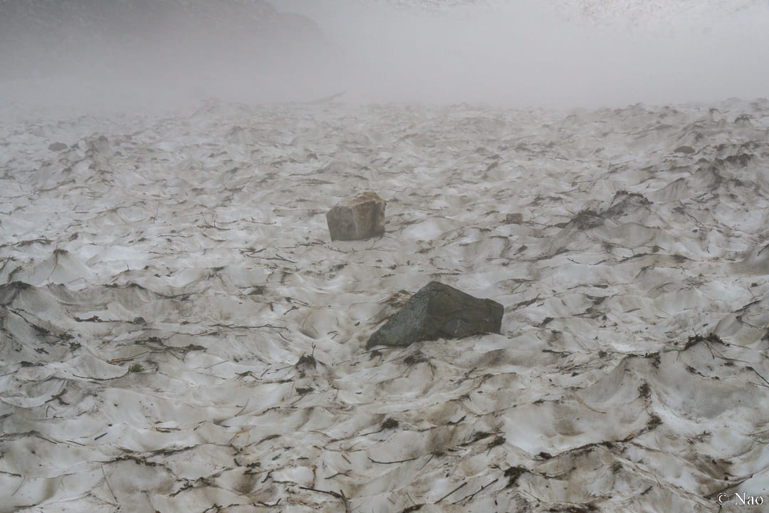 大雪渓の落石